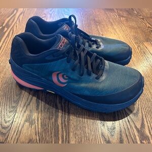 Men's Topo Ultraventure Pro shoes EUC